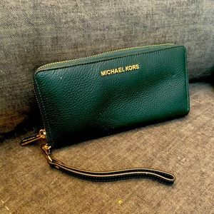 Hunter Green Michael Kors wristlet wallet
